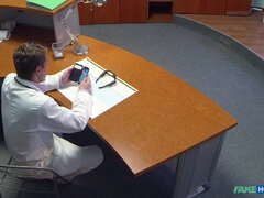 Grosse titten, Blasen, Tschechisch, Hardcore, Absätze, Natürlichen titten, Schmerz, Uniform