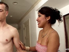 Gros cul, Grosse bite, Tromperie, Couple, Petite amie, Bite énorme, Fille latino, Maman