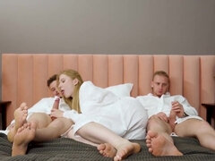 Kont, Mooi, Blond, Handbeurt, Hd, Man man vrouw, Russisch, Tatoeage