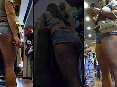 GODESS MILF SHORT SHORTS