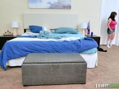 Grosse titten, Braunhaarige, Kehlenfick, Hd, Piercing