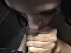 Lieveling, Grote lul, Sperma shot, Rijpe lesbienne, Buiten, Openbaar, Tiener, Tieten likken