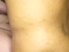 Gros seins, Sucer une bite, Brunette brune, Double pénétration, Partouze, Interracial, Seins naturels, Nénés