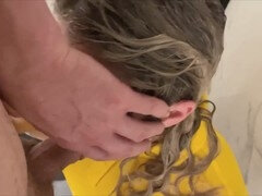 素人, 浴室, フェラチオ, 着衣女と全裸男, カップル, 足, 淫乱熟女, シャワー