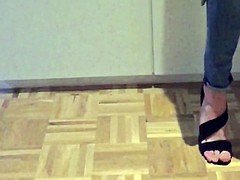 Walking and no hand cum in skinny jeans