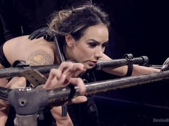 Gros seins, Bondage