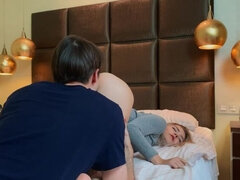 ベッドルーム, デカパイ, ブロンド, フェラチオ, バック, ロシア人, ティーン, ヒモパン