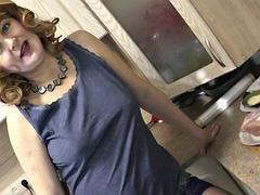 素人, ブロンド, 熟年, 淫乱熟女, 裸, パンティ, ストッキング, スカートのぞき