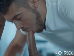 Masseuse Dante Colle started rubbing my back before going inside my ass