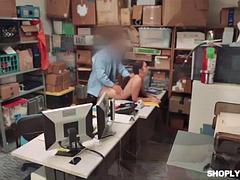 Enthousiasteling, Grote lul, Pijpbeurt, Universiteit, Hardcore, Kantoor, Politie, Pornster