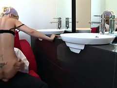 Big butts bitch gets a orgasm delivering fuck in POV