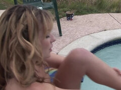 Grosser arsch, Grosser schwanz, Grosse titten, Blondine, Blasen, Pool