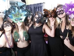 デカ尻, デカチン, デカパイ, フェラチオ, 彼氏, バック, オージー, 公共