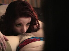 Gros cul, Gros seins, Doigter, Lesbienne, Léchez, Maman, Rousse roux, Tatouage