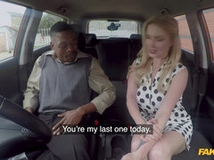 Grote mammen, Zwart, Blond, Brits, Hondjeshouding, Europees, Buiten, Tatoeage