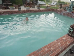 Nana, Grosse bite, Brunette brune, Gorge profonde, Noir ébène, Interracial, De plein air, Piscine