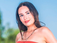 Adorable, Gros cul, Grosse bite, Gros seins, Sucer une bite, Brunette brune, En levrette, Talons