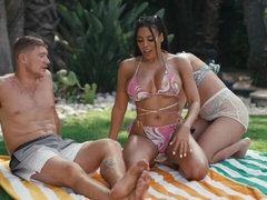 Tetas grandes, Bikini, Morena, Ffm, Lesbiana, Lamidas, Al aire libre, Coño