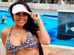 Belle grosse femme bgf, Chambre à dormir, Gros cul, Gros seins, Sucer une bite, Brunette brune, Branlette thaïlandaise, Jouets