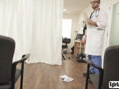 In den arsch, Arsch, Arschlecken, Aus dem arsch in den mund, Blasen, Braunhaarige, Besamung, Arzt