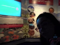 素人, 茶髪の, 指いじり, 彼女, オーガズム, 小柄, 公共, のぞき