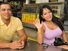 Grote lul, Grote mammen, Pijpbeurt, Bruinharig, Hondjeshouding, Moeder die ik wil neuken, Buiten, Penis