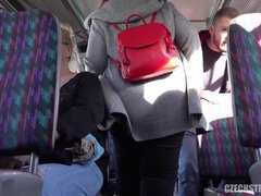 Grote mammen, Blond, Rondborstig, Rijpe lesbienne, Moeder die ik wil neuken, Natuurlijke tieten, Realiteit, Tieten likken
