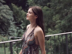 Brunette brune, Dansant, Béant, Masturbation, Rasée, Solo, Nénés, Webcam