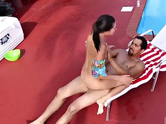 Amateur, Morena, Cornudo, Sexo duro, Al aire libre, Piscina, Adolescente, Esposa