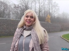 Amateur, Mamada, Coche, Estilo perrito, Italiano, Pov, Público, Tragarse