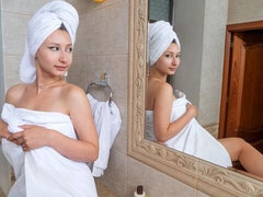 Leie, Grosser arsch, Grosse titten, Braunhaarige, Vollbusig, Masturbation, Rasiert, Solo