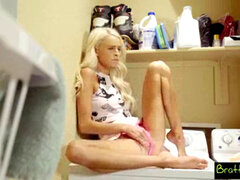 Éjaculer dans la bouche, Petite femme, Rasée, Maigrichonne, Adolescente