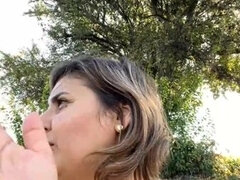Leie, Arsch, Grosser arsch, Grosse titten, Milf, Mutti, Im freien, Rumänisch