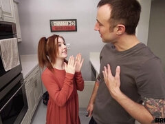 Gros cul, Gros seins, Sucer une bite, Hard, Hd, Petite femme, Rousse roux, Nénés