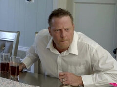 Blondine, Betrug, Freundin, Natürlichen titten, Nippel, Dürr, Schlampe, Titten