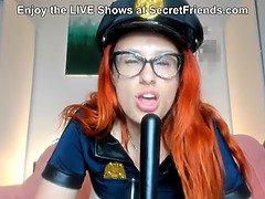 Gros cul, Rondelette, Gode, Masturbation, Orgasme, Police, Rousse roux, Nénés