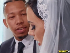 アメリカ人, ベッドルーム, 黒人, フェラチオ, 結婚, バック, 顔射, 異人種間