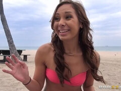 Asiatique, Gros seins, Brunette brune, Seins naturels, Réalité, Adolescente