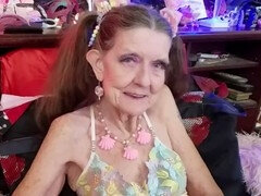 Sexy Sandra does a solo cam showcase with hardcore action and dirty talk