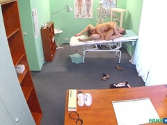 Lamer culo, Médico, Penetracion con dedos, Lesbiana, Lamidas, Masaje, Oficina, Voyeur