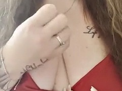 Grosse bite, Femme dominatrice, Fétiche, Masturbation, Mère que j'aimerais baiser, Solo, Tatouage, Nénés