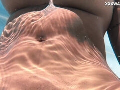 Culo, Tetas grandes, Fetiche, Latina, Al aire libre, Pequeña, Adolescente, Bajo el agua