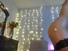 Beautiful hussy jaw-dropping live video
