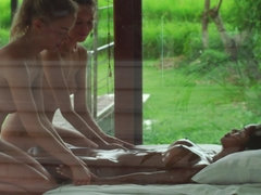 Tussi, Grosse titten, Lesbisch, Massage, Natürlich, Russisch, Jungendliche (18+), Flotter dreier