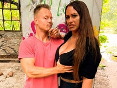 Grosse titten, Süss, Kleid, Interrassisch, Piercing, Öffentlich, Muschi, Tätowierung