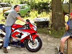 OMA IST ABARTIG - DEUTSCH