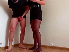 着衣女と全裸男, 足, フェムドム, 足コキ, 愛人, 穴開きパンティ, ポリス, 奴隷