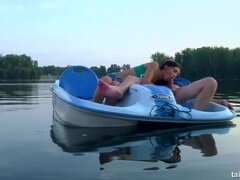 Grote lul, Bruinharig, Diep in de keel, Handbeurt, Hd, Buiten, Pissen, Douche