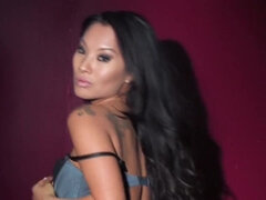 Kehlenfick, Masturbation, Milf, Pornostars, Pov, Solo, Tätowierung, Titten
