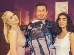 Arsch, Blondine, Blasen, Hundestellung, Frau frau mann, Hotel, Jungendliche (18+), Flotter dreier
